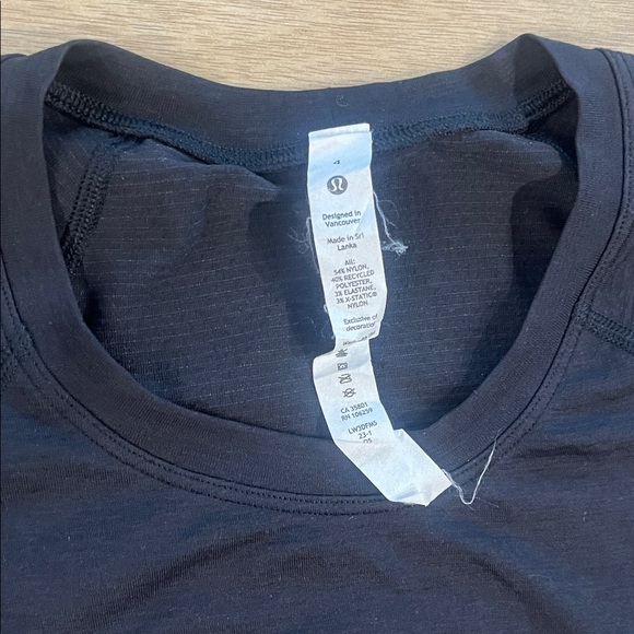 Lululemon Athletica Black Short Sleeve Tee - Picture 2 of 2